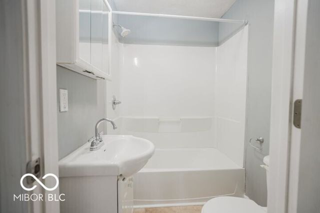 288 N Hillsboro Road, New Castle, IN 47362