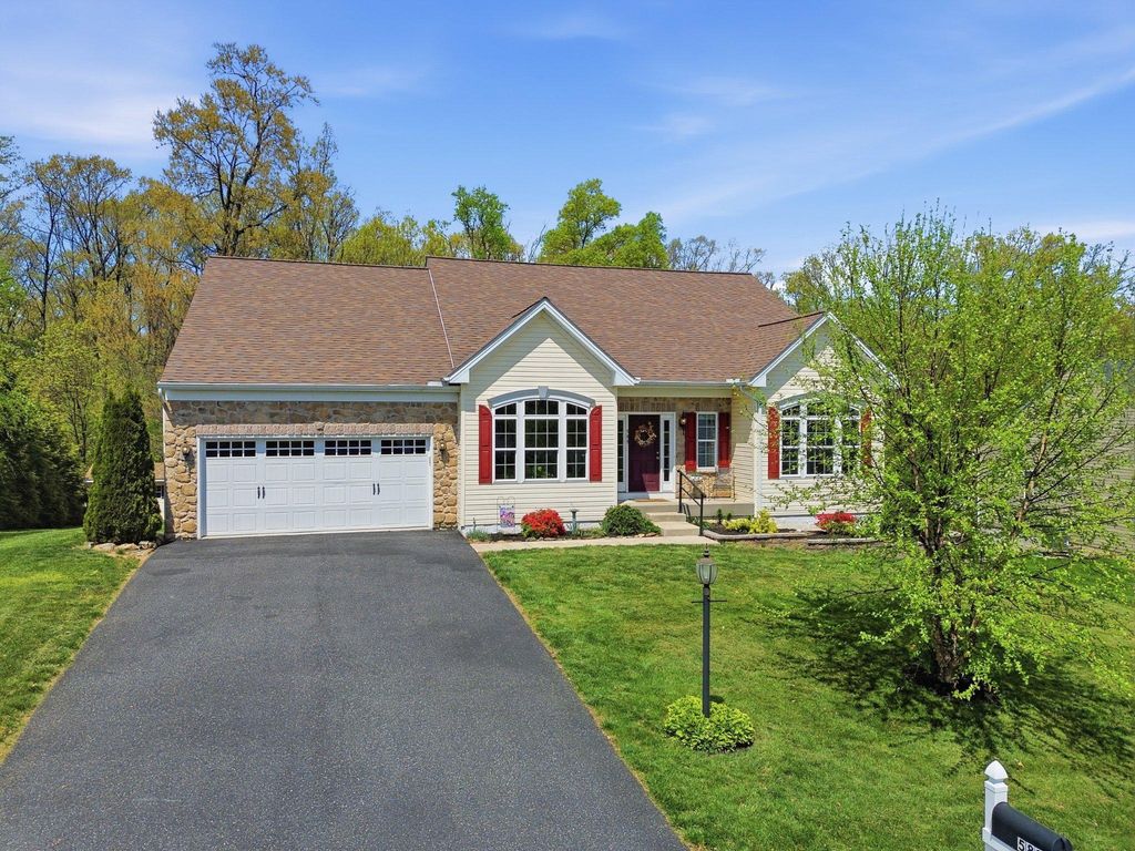 588 MISTY HILL DR, Delta, PA 17314