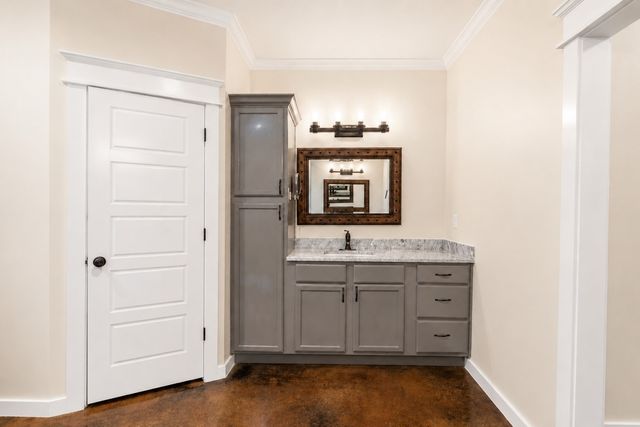 202 Rocky Dr, Dickson, TN 37055