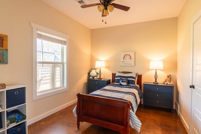 202 Rocky Dr, Dickson, TN 37055