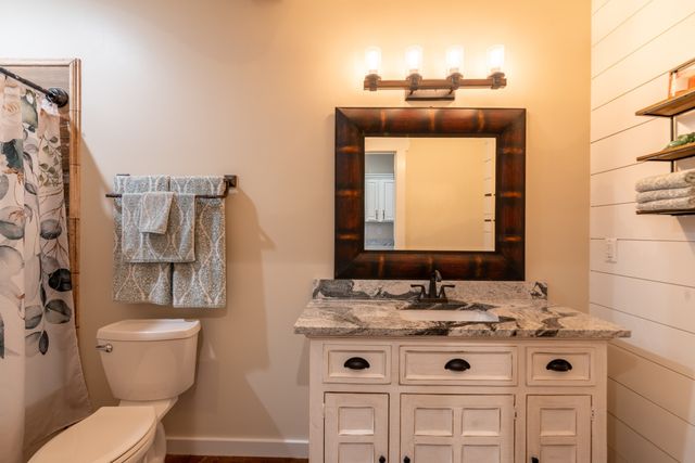 202 Rocky Dr, Dickson, TN 37055