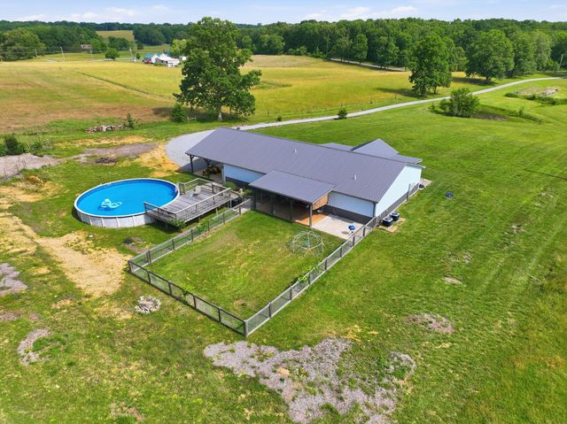 202 Rocky Dr, Dickson, TN 37055