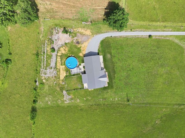 202 Rocky Dr, Dickson, TN 37055