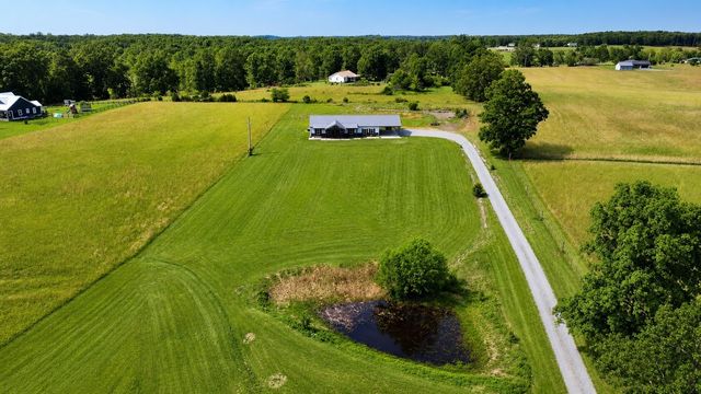 202 Rocky Dr, Dickson, TN 37055