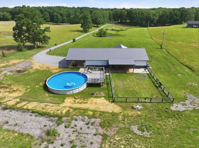 202 Rocky Dr, Dickson, TN 37055