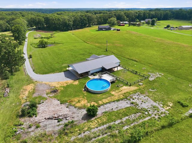 202 Rocky Dr, Dickson, TN 37055