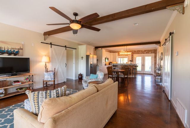 202 Rocky Dr, Dickson, TN 37055
