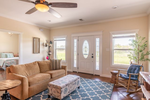 202 Rocky Dr, Dickson, TN 37055