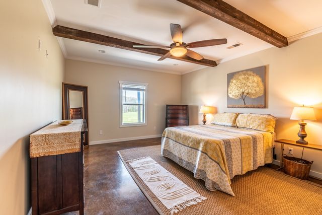 202 Rocky Dr, Dickson, TN 37055