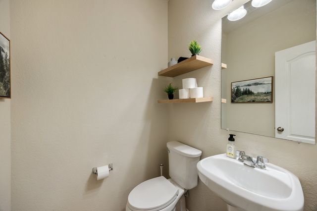 937 King George Lane, Savannah, TX 76227