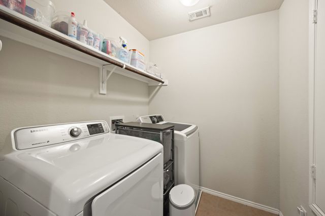 937 King George Lane, Savannah, TX 76227