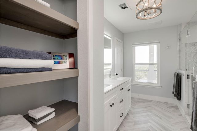 1805 Spring Valley DR, Dripping Springs, TX 78620