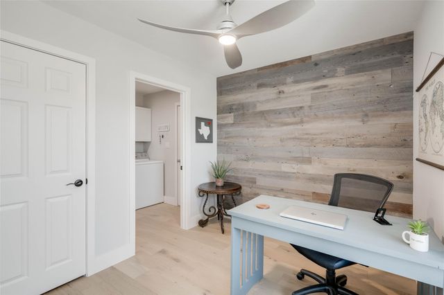 1805 Spring Valley DR, Dripping Springs, TX 78620