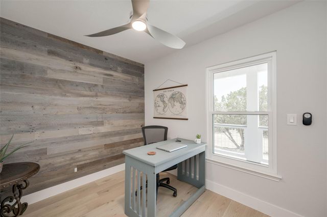 1805 Spring Valley DR, Dripping Springs, TX 78620