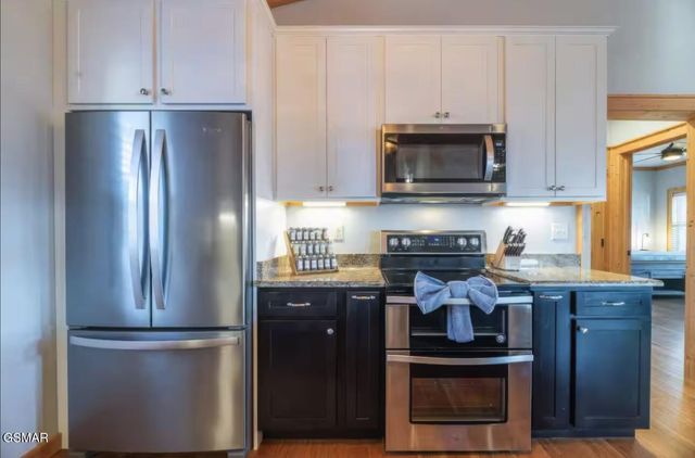 1877 Blue Tick Way, Sevierville, TN 37876