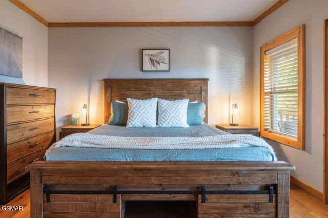 1877 Blue Tick Way, Sevierville, TN 37876