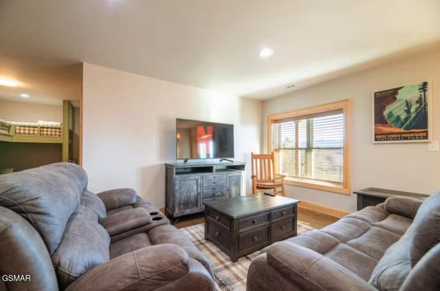 1877 Blue Tick Way, Sevierville, TN 37876