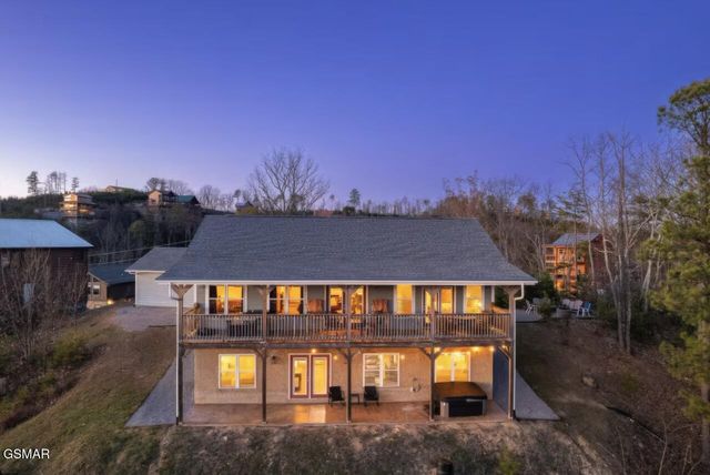1877 Blue Tick Way, Sevierville, TN 37876