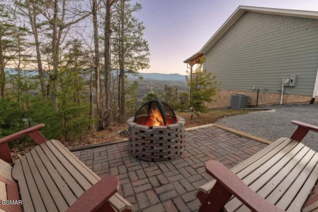1877 Blue Tick Way, Sevierville, TN 37876