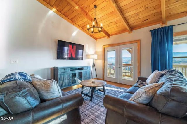 1877 Blue Tick Way, Sevierville, TN 37876