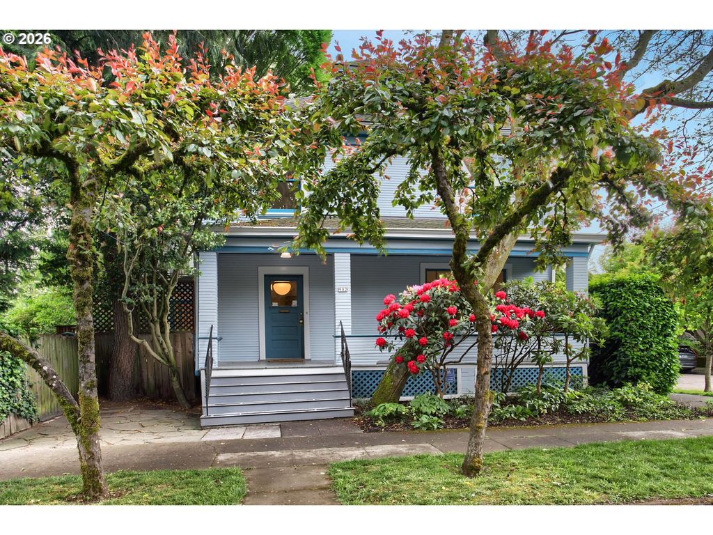 902 Ne THOMPSON St, Portland, OR 97212