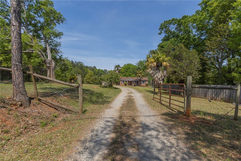 820 Travis Road, Anderson, SC 29626
