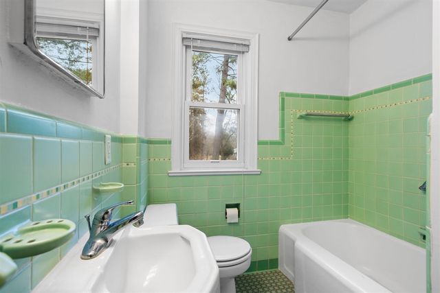 3486 Woodlea Drive, Ann Arbor, MI 48103