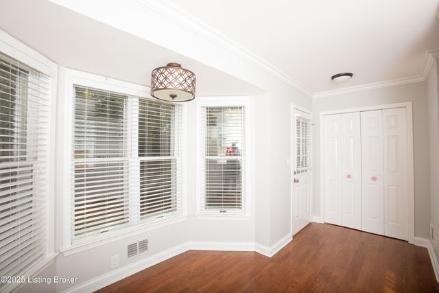 152 Gardiner Lake Rd, Louisville, KY 40205