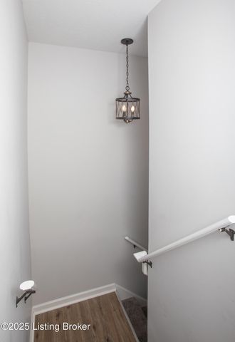 152 Gardiner Lake Rd, Louisville, KY 40205