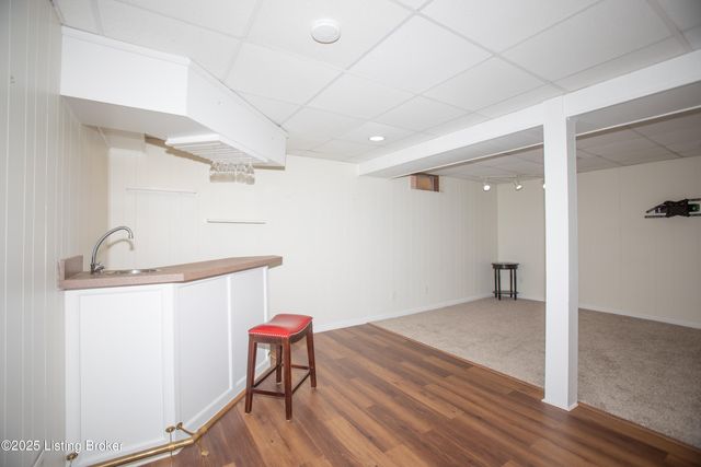 152 Gardiner Lake Rd, Louisville, KY 40205