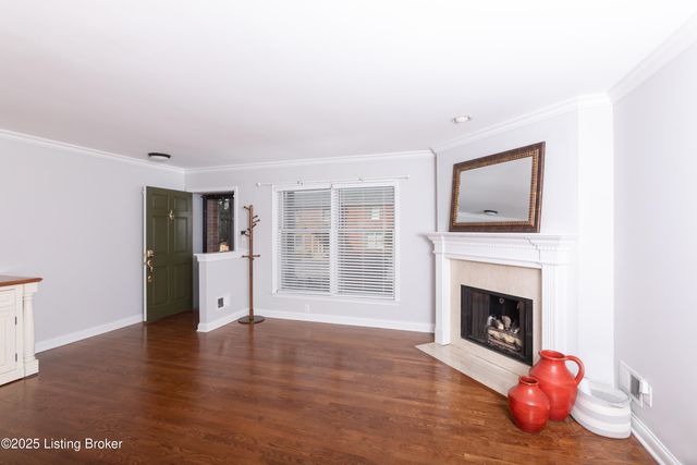 152 Gardiner Lake Rd, Louisville, KY 40205