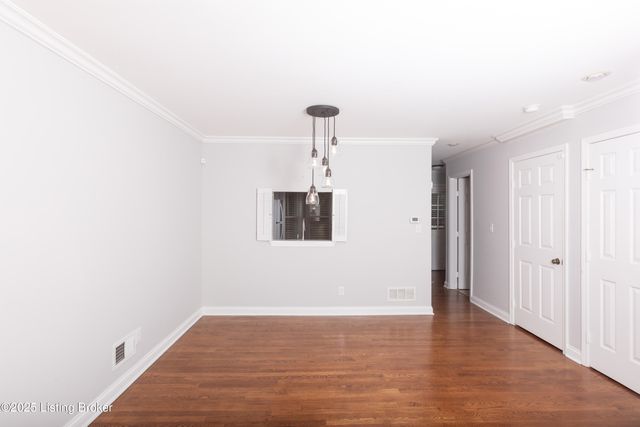 152 Gardiner Lake Rd, Louisville, KY 40205