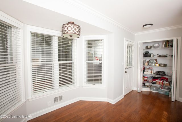 152 Gardiner Lake Rd, Louisville, KY 40205