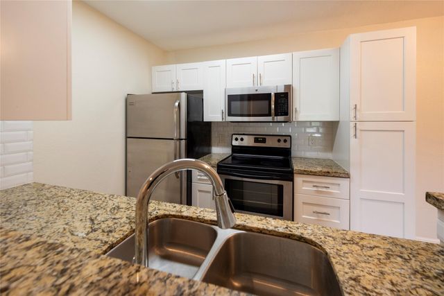 2906 S University Drive 10104, Davie, FL 33328