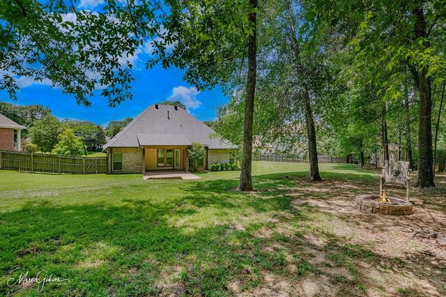 347 Dogwood South Lane, Haughton, LA 71037