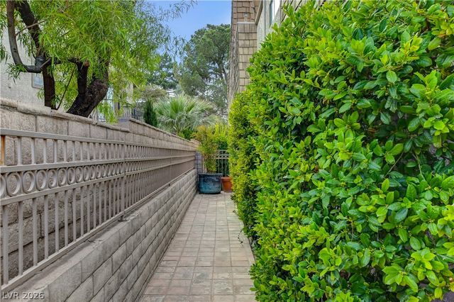 3223 Pinehurst Drive, Las Vegas, NV 89109