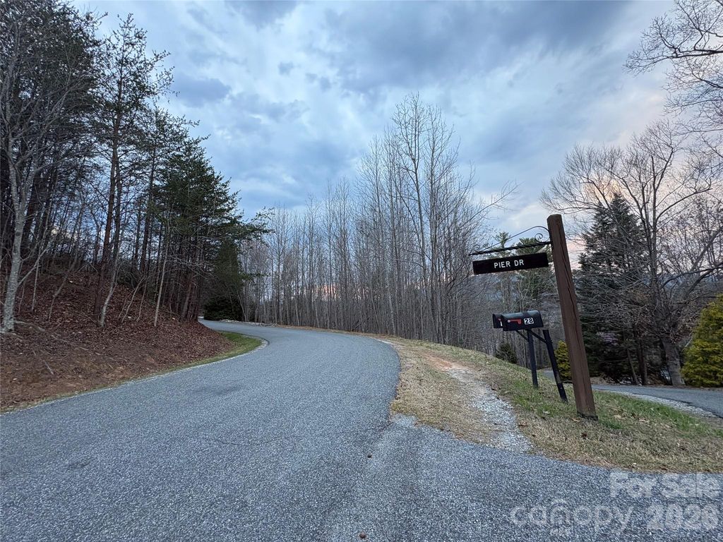 21 Pier Drive 78, Nebo, NC 28761