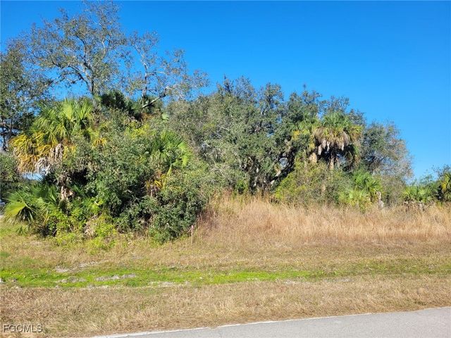 March LN, Labelle, FL 33935