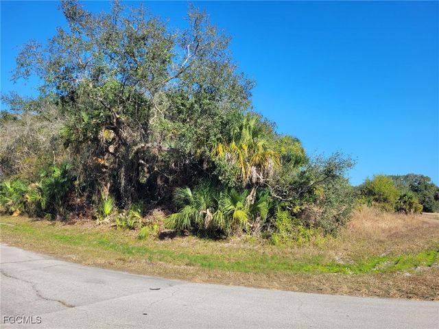 March LN, Labelle, FL 33935