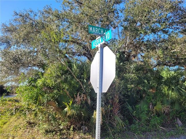 March LN, Labelle, FL 33935