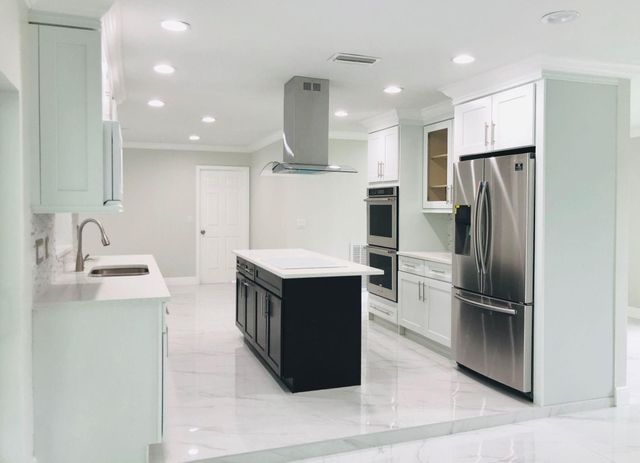 3980 NW 109th Ave, Coral Springs, FL 33065