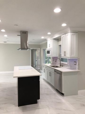 3980 NW 109th Ave, Coral Springs, FL 33065