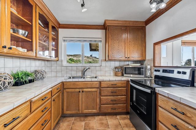 54 Bay Dr, Dillon Beach, CA 94929