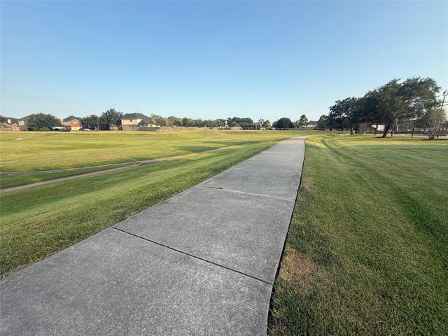 4007 E Teal Estates Circle, Fresno, TX 77545