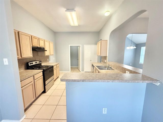 4007 E Teal Estates Circle, Fresno, TX 77545