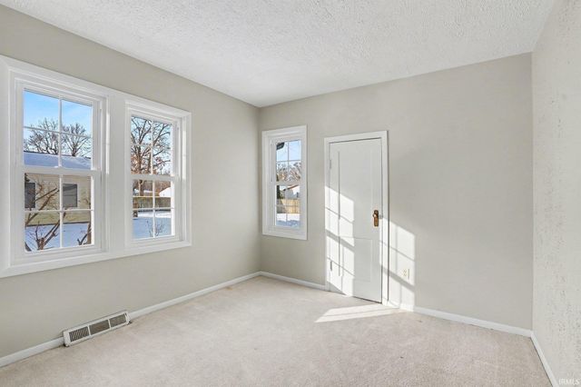 123 Oakside Avenue, Mishawaka, IN 46544