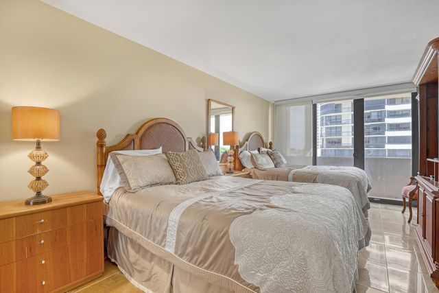 4200 N OCEAN Drive 2-403, Singer Island, FL 33404