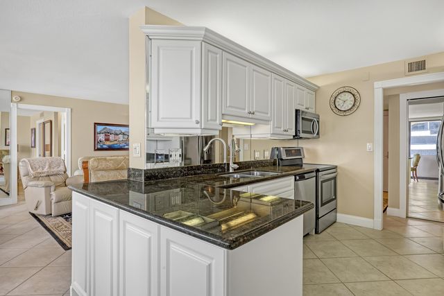 4200 N OCEAN Drive 2-403, Singer Island, FL 33404