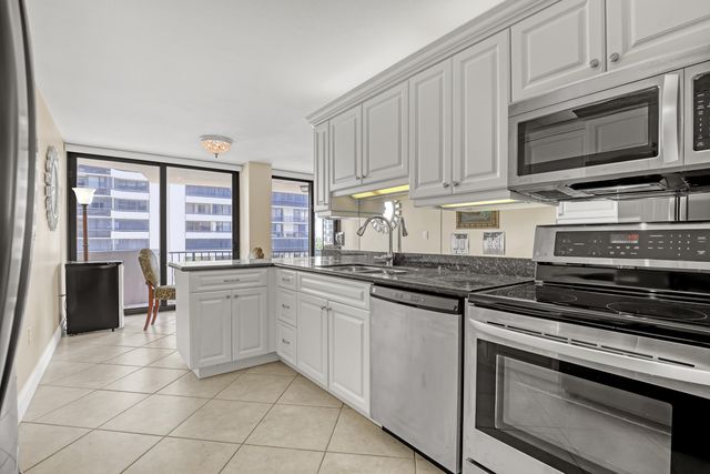 4200 N OCEAN Drive 2-403, Singer Island, FL 33404