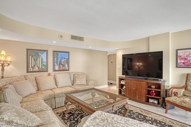 4200 N OCEAN Drive 2-403, Singer Island, FL 33404